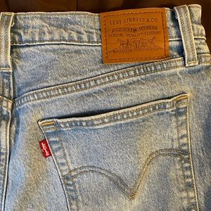 Levi’s wedgie straight womens jean size 29 light wash